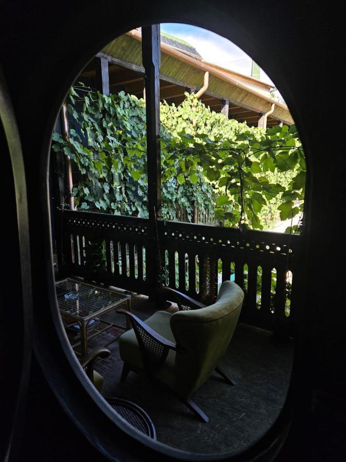 Local Hotel Tbilisi Esterno foto