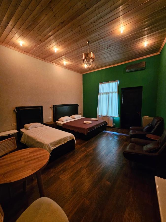 Local Hotel Tbilisi Esterno foto