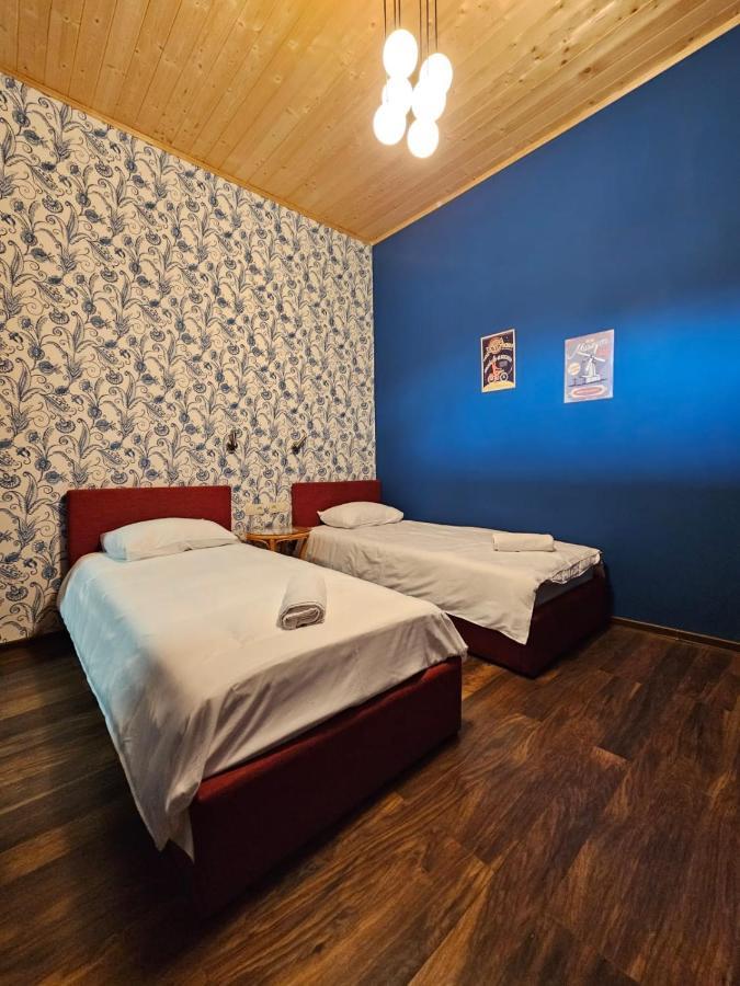 Local Hotel Tbilisi Esterno foto